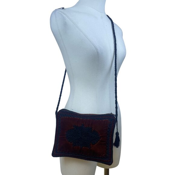 Women’s Orange & Black Velvet Embroidered Tassel Zipper Strap Crossbody Purse - Picture 8 of 9
